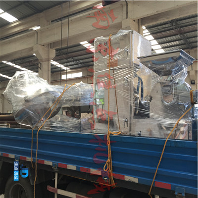 粉碎機(jī)、混合機(jī)與真空上料機(jī)搭配，解決你的問(wèn)題